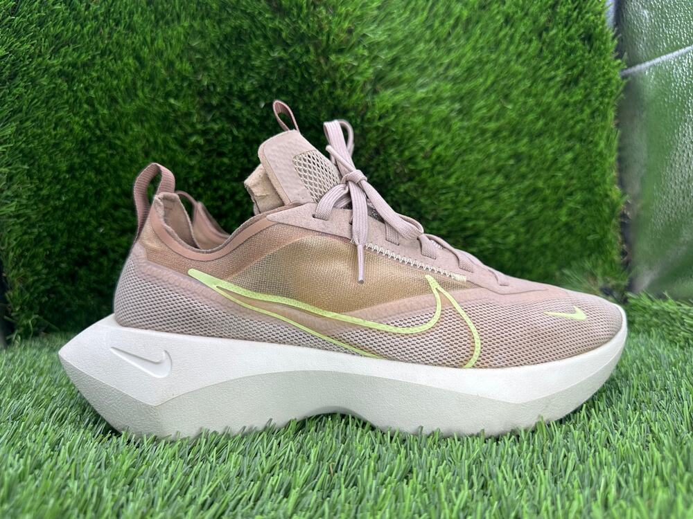 Nike Vista Lite CI0905-200 Athletic Sneaker Womens 7.5 Beige Mesh Sports Running